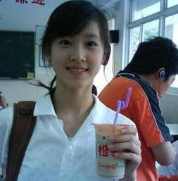 奶茶妹有什么背景,揭秘网红背后的豪门背景与商业帝国